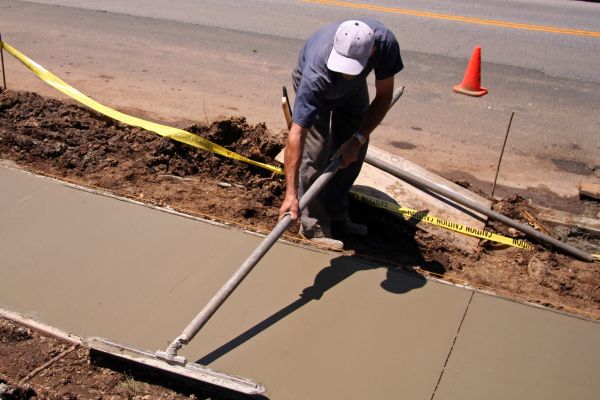 Sidewalk Cementing in Crossville